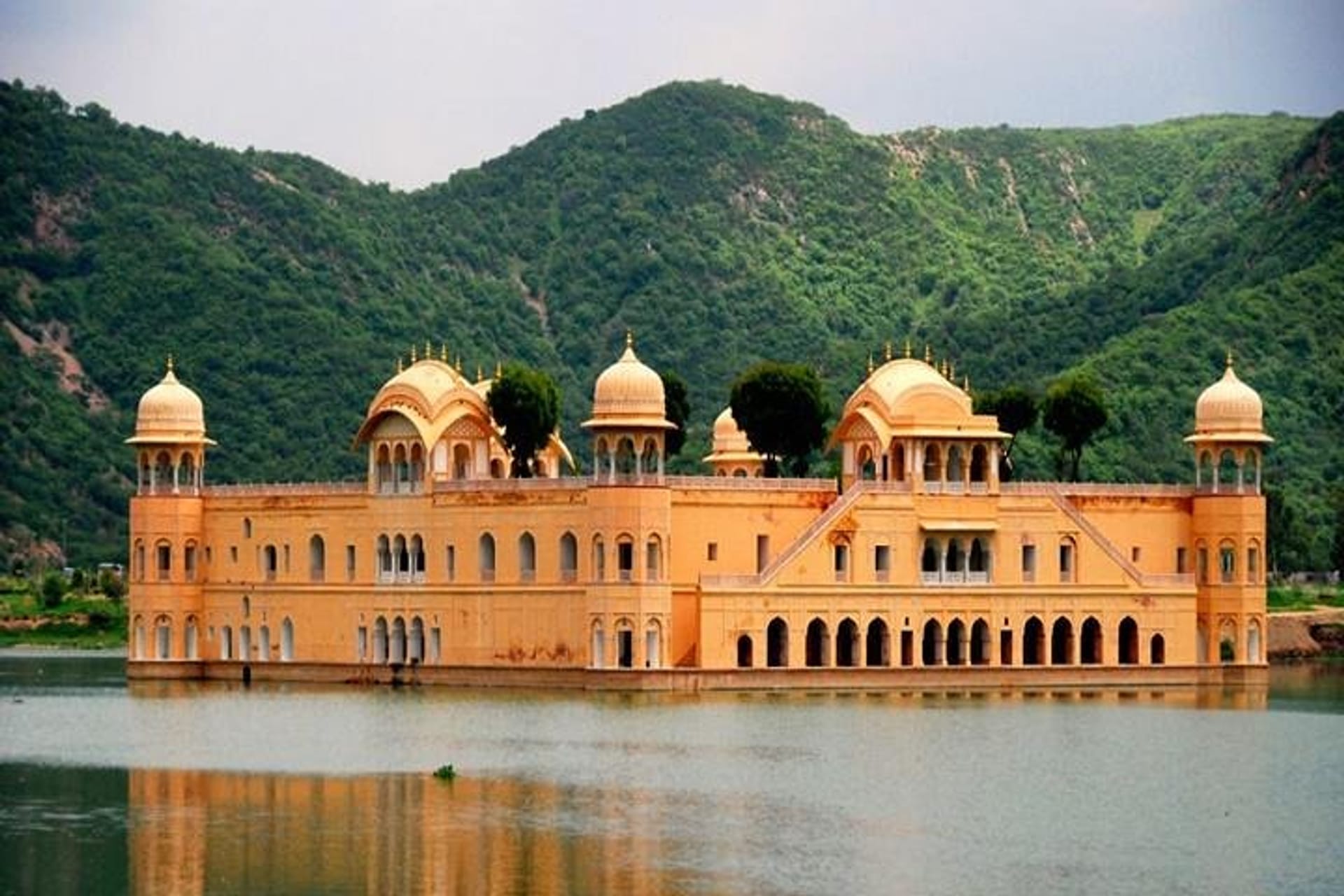 acf6d24f a99c 403c 88b1 2a68cf118234_private tour jaipur sightseeing with monument entrance fees xlarge